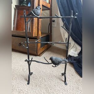 Black Metal Bird Jewelry Stand